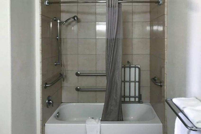 1 King Bed  Mobil Access Tub Nsmk Micfridg - foto 29