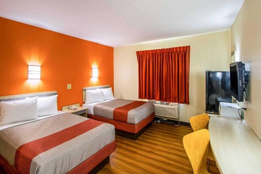 2 FULL BEDS  NON-SMOKING
