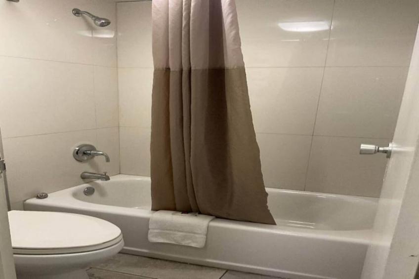 2 Full Beds  Non-Smoking Kitchen - foto 7