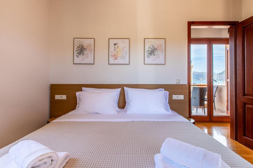 Cold Crest Haus - foto 22