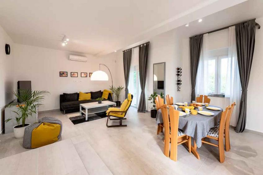 Ferienhaus mit Klimaanlage, Außenpool und eigene überdachte Terrasse - BF-5B2FV - foto 31