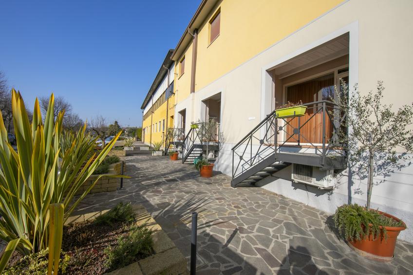Yellow Apartment Desenzano With Smart TV - foto 13