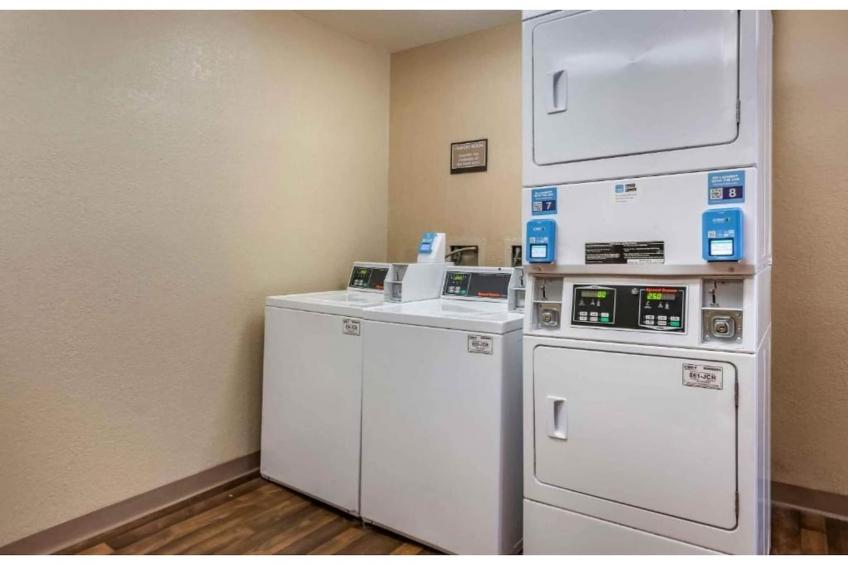 2 Full Beds | Suite, Non-Smoking, Kitchen - foto 26