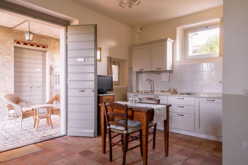 Studio-Apartment mit Garten, Grill, Pool und Aussicht