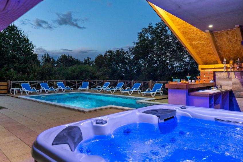 Mala vila Rebeka -großer SwimmingPool - foto 16