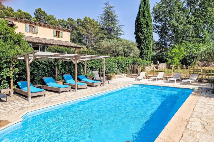 Klimatisiertes Mas Les Heures Bleues mit Pool