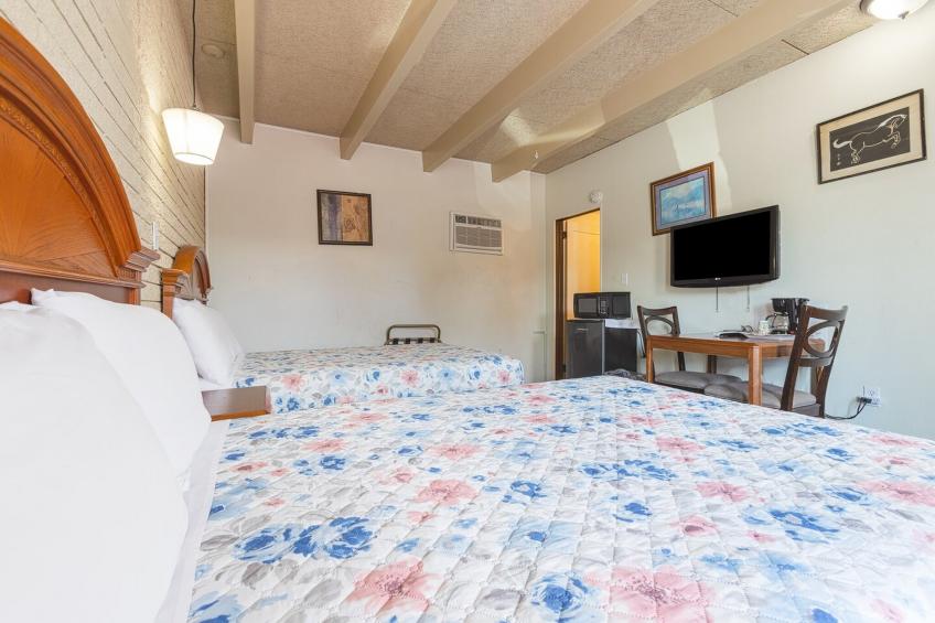 2 Queen Beds Non-Smoking - foto 10