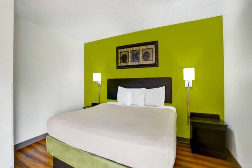 1 Queen Bed  Mobil Access Tub Nsmk Micfridg - foto 15
