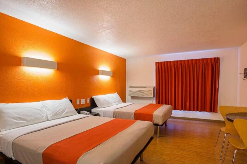2 Queen Beds  Non-Smoking - foto 26