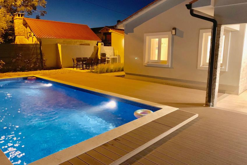 Charmante Villa mit gepflegtem Garten und beheiztem Pool - foto 30