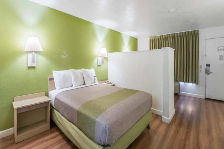 1 Queen Bed  Smoking - foto 19
