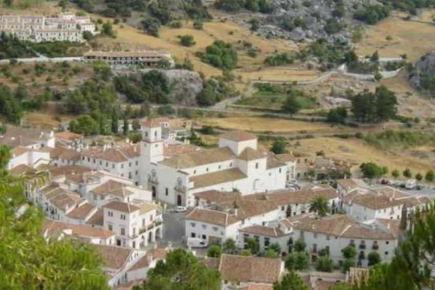 mit Terrasse in der Nähe eines Wasserfalls - foto 19