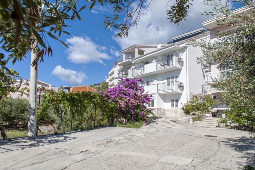 Holiday apartment Apartments with internet, air conditioning and free heating - BF-HC2FJ
