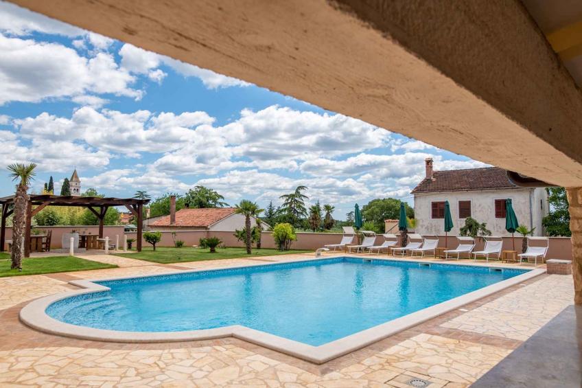 Vakantiewoning met zwembad - BF-XNT3M - foto 18