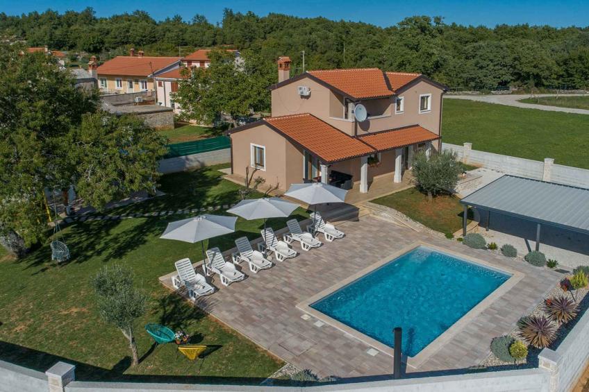 Villa met zwembad en prachtige tuin - BF-4PBZ5 - foto 15