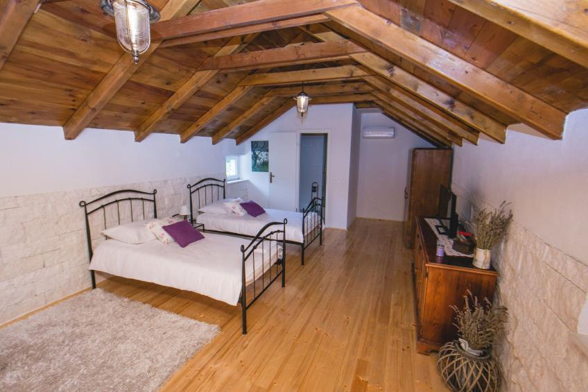 Villa mit beheiztem Pool - foto 26