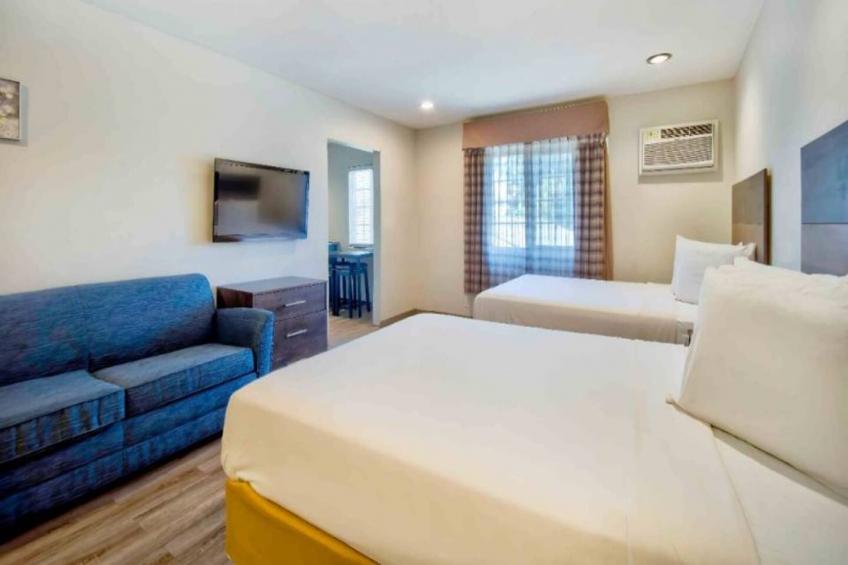 2 Full Beds  Non-Smoking Kitchen - foto 6