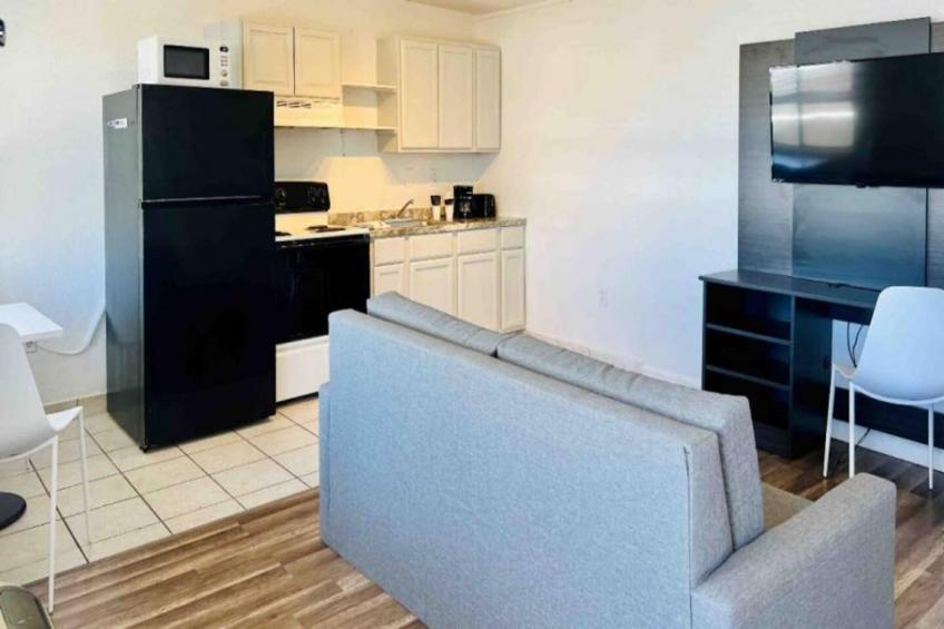 1 Queen Bed  Non-Smoking Kitchen Sofa-Bed - foto 18