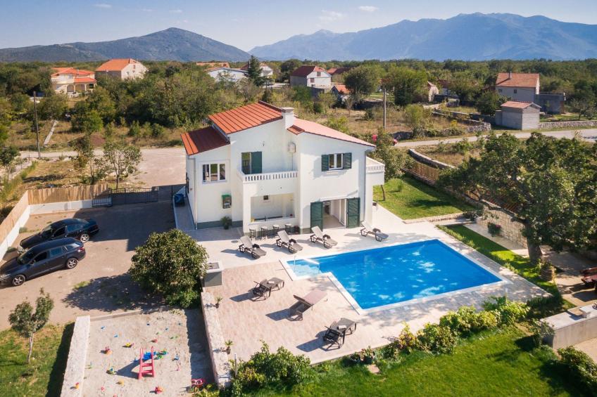 Ferienvilla mit Kamin am Waldrand - foto 9