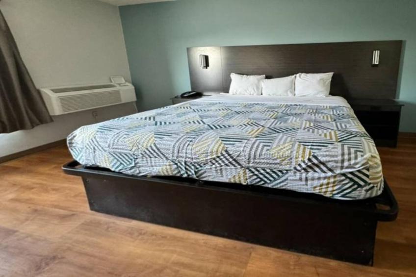 1 King Bed  Non-Smoking - foto 5