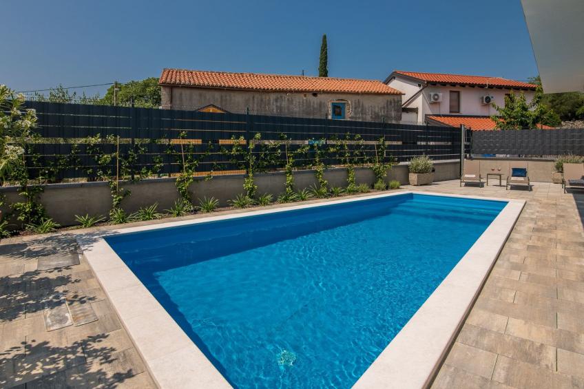 Luxuriöse Villa mit Salzwasserpool in einer ruhigen Gegend - foto 5