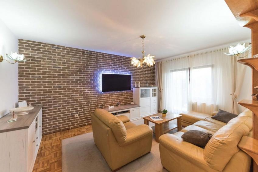 Relaxing Holiday Home with Pool, Fitness Area, and Entertainment Facilities - Six Bedroom Holiday Home - foto 7