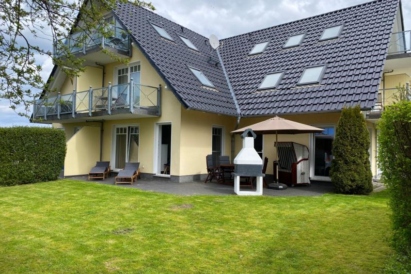 traumhaft ruhige Ferienwohnung mit großem süd-west Garten in Strandnähe