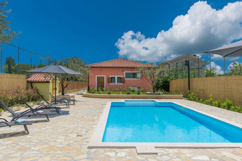 Spacious Villa Perkovic with private Pool and Jacuzzi