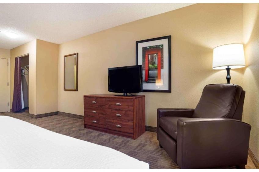 1 Queen Bed | Non-Smoking, Kitchen - foto 44