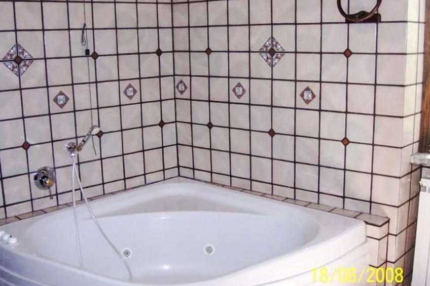 Schönes Ferienhaus mit Garten und Whirlpool - foto 14