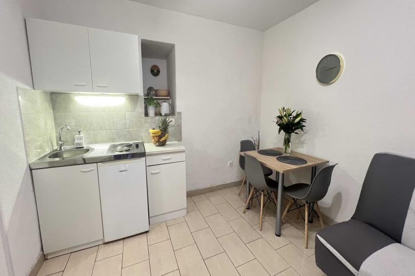 Apartmani Vela Makarska - Studio With Garden View - foto 21