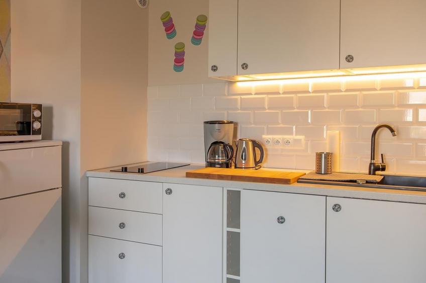 Moderne Ferienwohnung mit Balkon, nur 500 Meter von Meer und Strand entfernt - foto 4