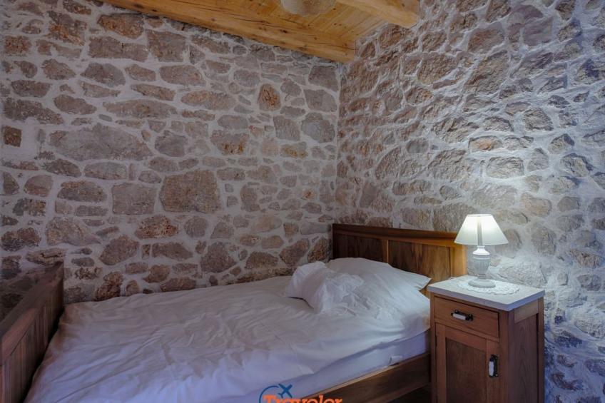 Schöne Steinvilla mit beheiztem Pool und Sauna - foto 39