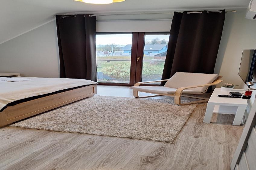 Komfortowy apartament z basenem i ogrodem dla 6 osób w Stepniczce - foto 21