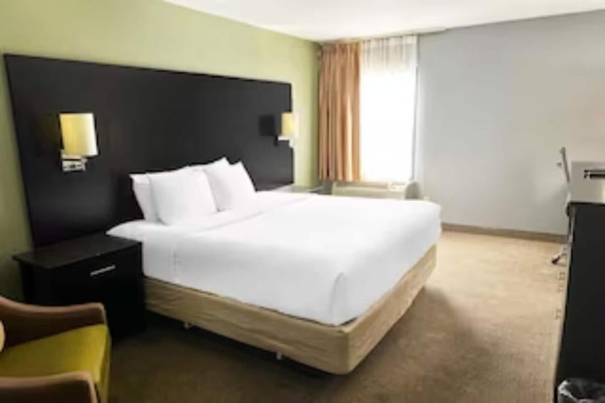 King Bed Accessible