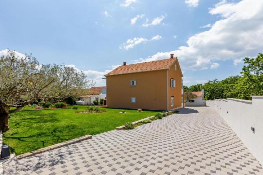 Peaceful Murvica Villa Pool, Garden, and Modern Comfort - Two Bedroom Holiday Home with Private Pool - foto 25