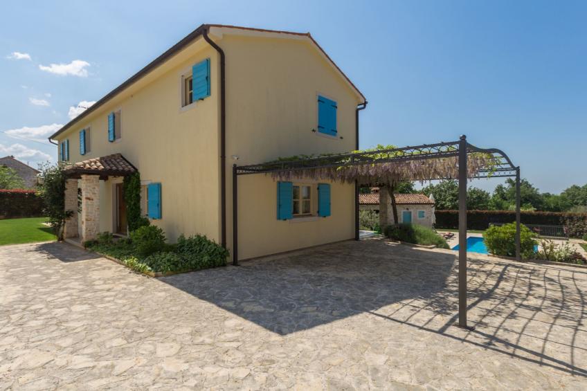 Villa mit Pool, Garten und Sommerküche - foto 49