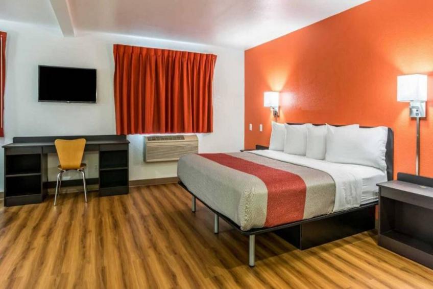 1 King Bed  Smoking - foto 10