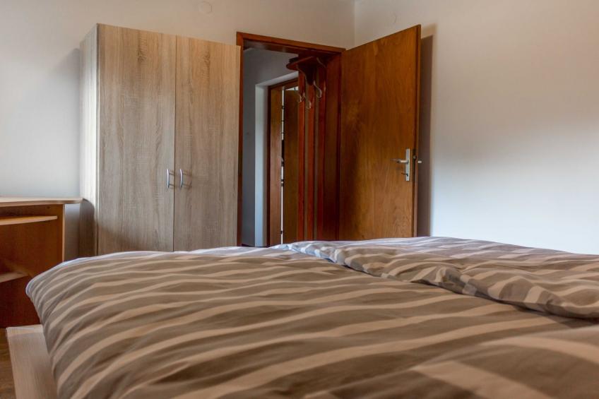 Cozy Holiday Home with Garden, BBQ, and Outdoor Dining Area in Rečica ob Savinji - Two Bedroom Apartment - foto 11