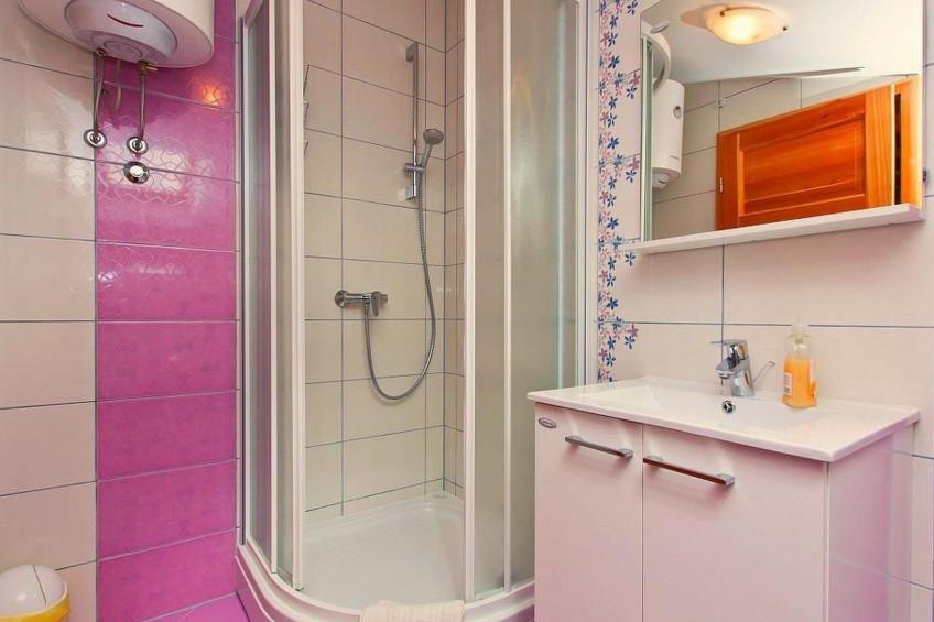 Gemütliches Ferienhaus in Peresiji mit Grill und Terrasse - foto 13