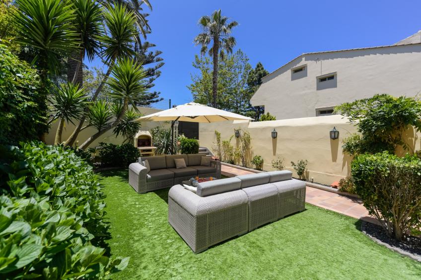 House with cozy garden BBQ and free parking - foto 38