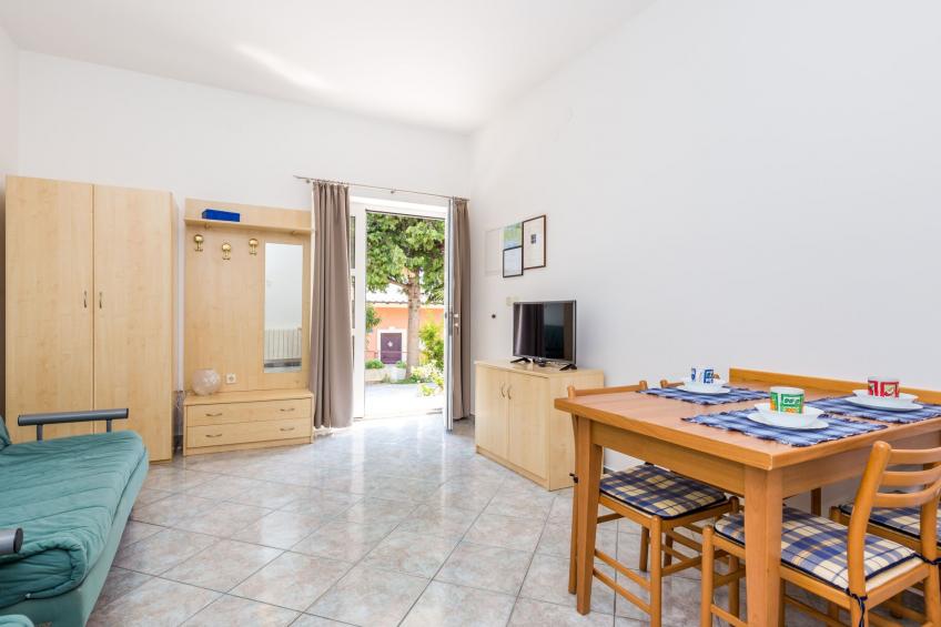Wohnung in Obrs mit Kleiner Terrasse und Meerblick - foto 2