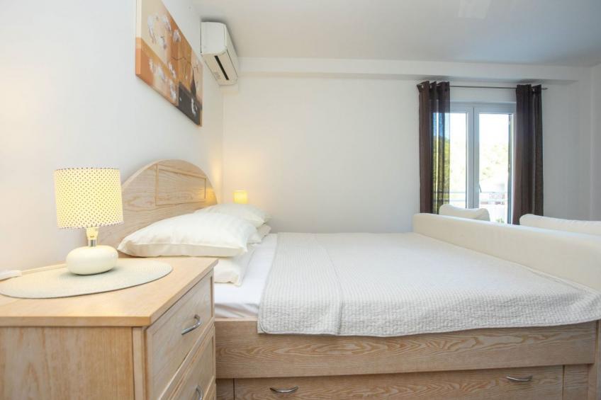 Appartement in Duće mit Großem Balkon - foto 6