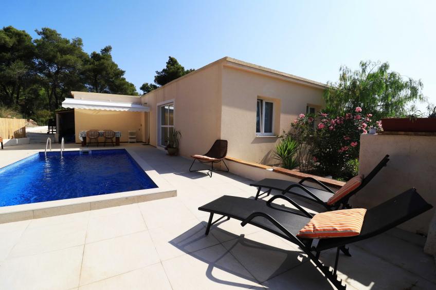 House Leta Cozy Hideaway with Pool - Four Bedroom Holiday Home with Pool - foto 27