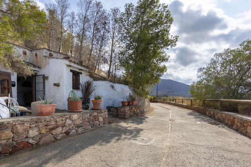 Cueva Mariana Pineda - foto 33