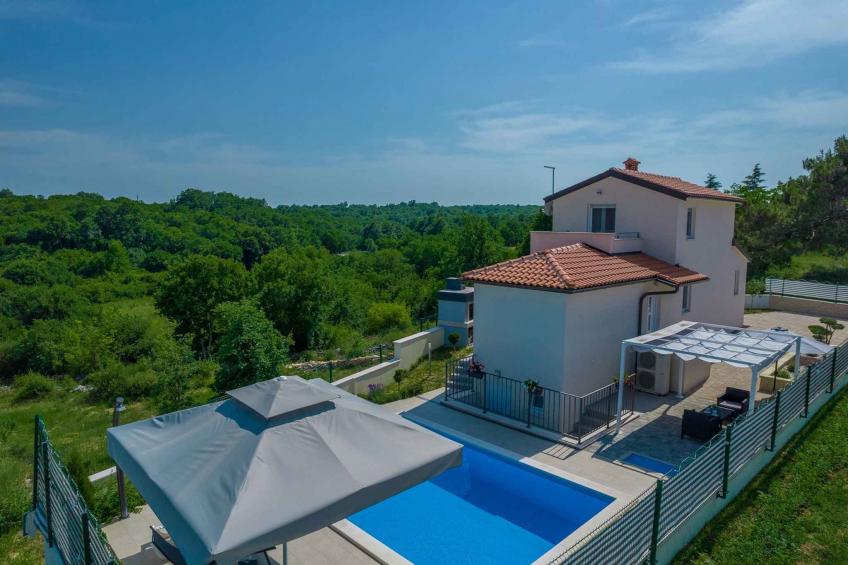 Villa with pool - BF-N7X2J
