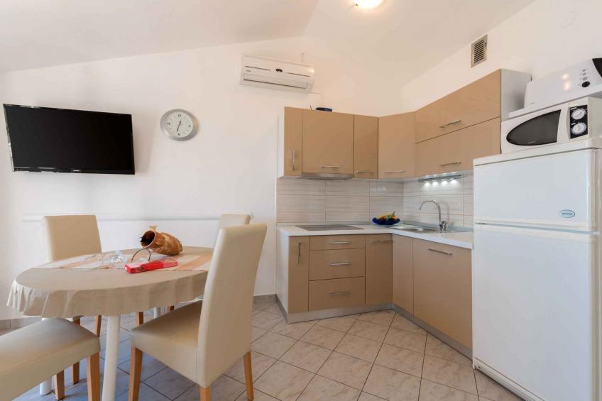 Vakantiewoning met een terras, balkon en zeezicht - BF-8N88J - foto 13