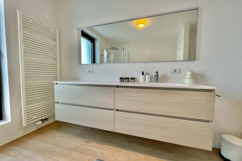 Modern 2BR 1/5 BA Near Diamond District by OneLuxStay - foto 26