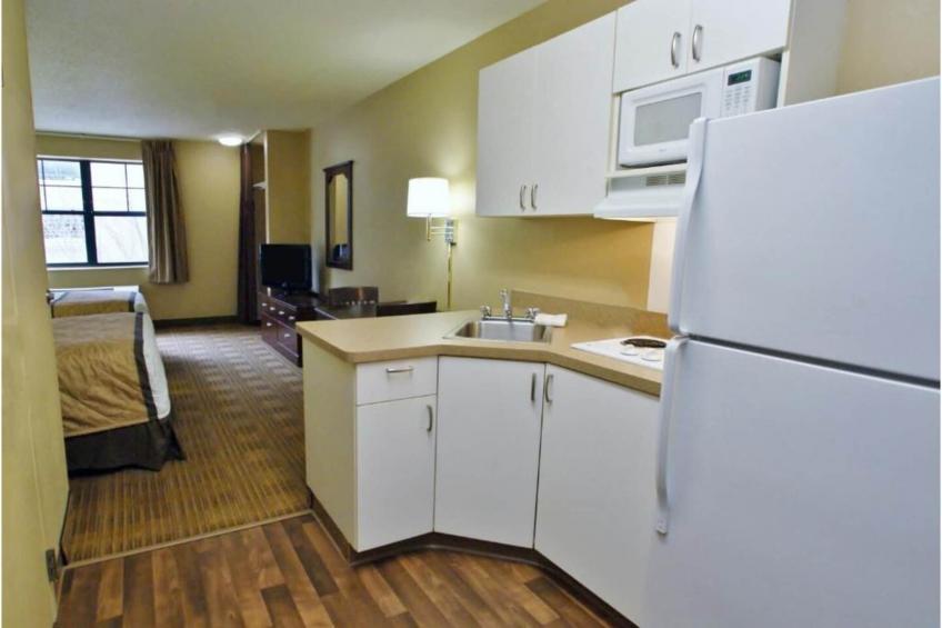 1 Queen Bed | Non-Smoking, Kitchen - foto 7