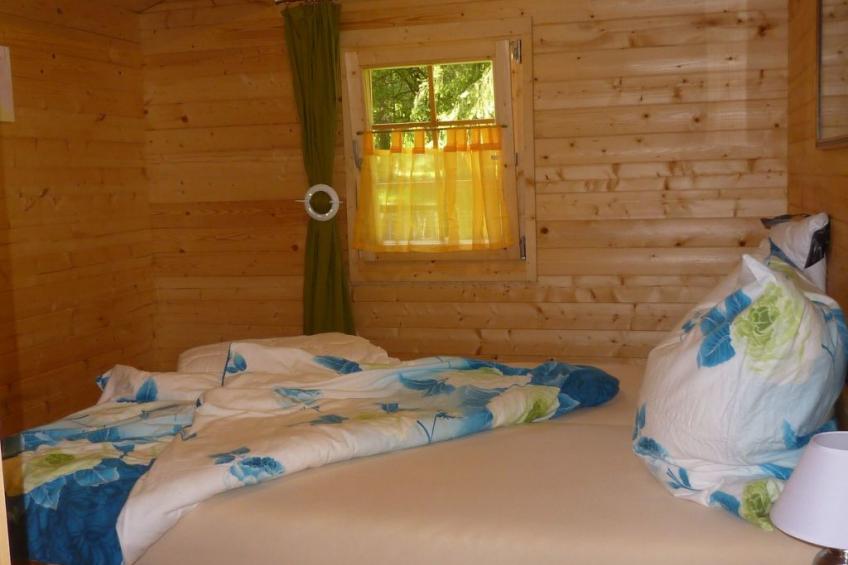 Holz-Blockhaus für vier Personen mit Terrasse - foto 7